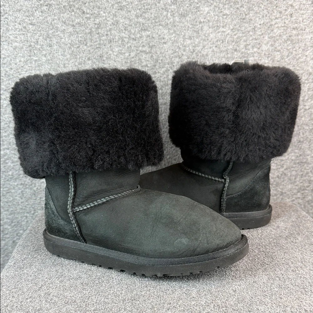 UGG Classic Black‎ Leather Sheepskin Boots Size 5